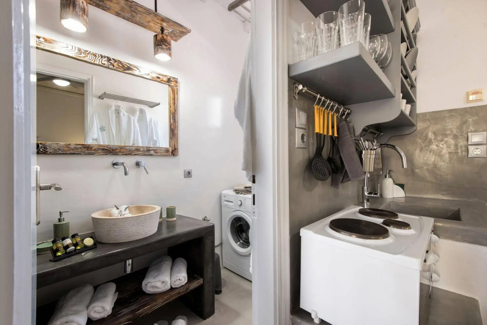 Blue Waves Suites & Apartments To Kyma