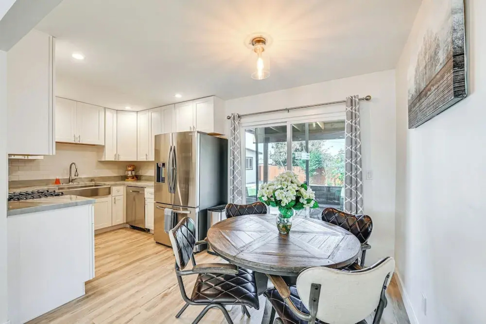 8 Mi to Downtown San Diego: Chic Home w/ Patio