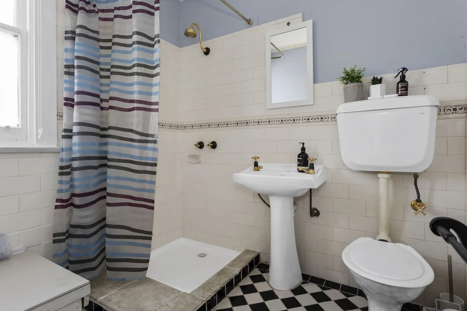 Отель The Dragonfly Inn