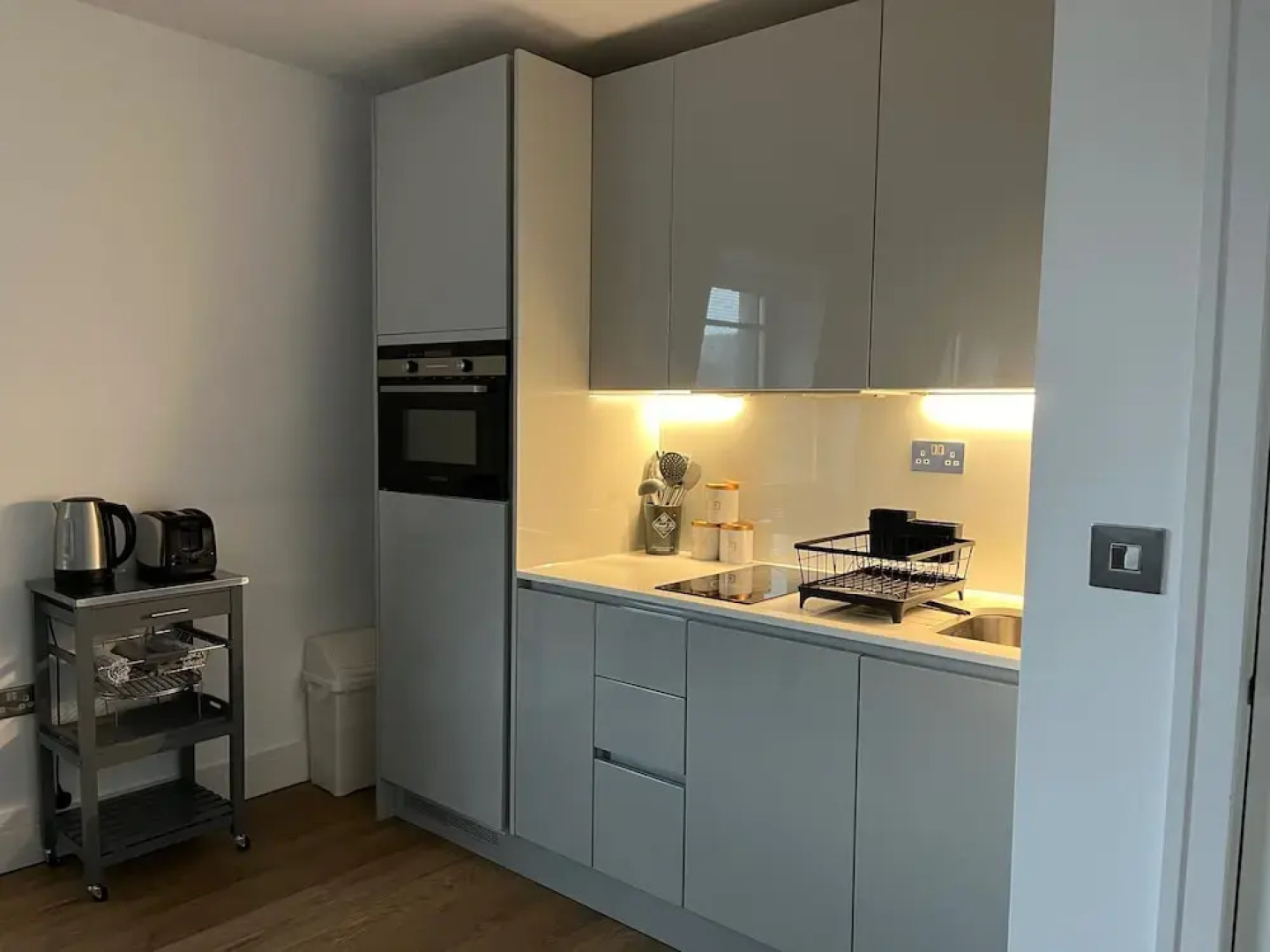 2br-modern-fullkitchen-25mincentrallondon-parking