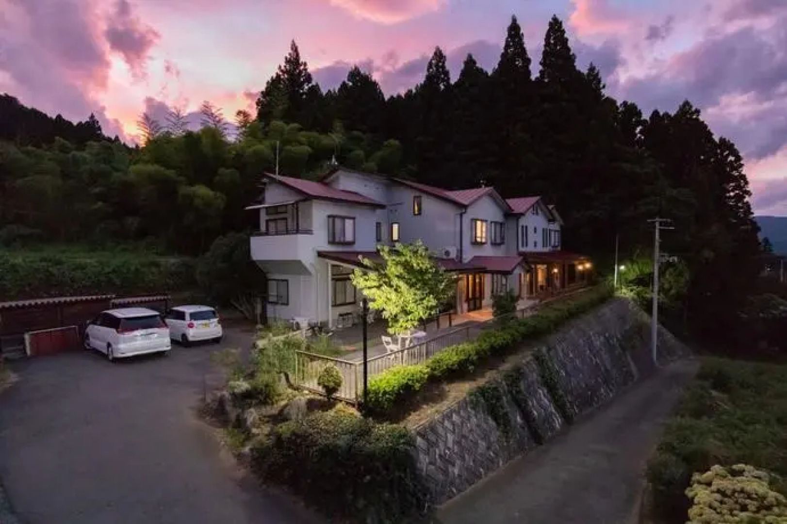 Youth Guest House Atoma