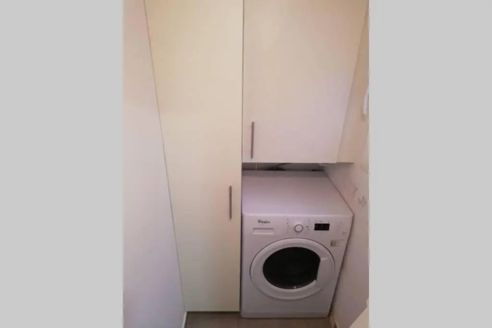 M1 Cool Loft 1 min walk to metro 15 min center by metro