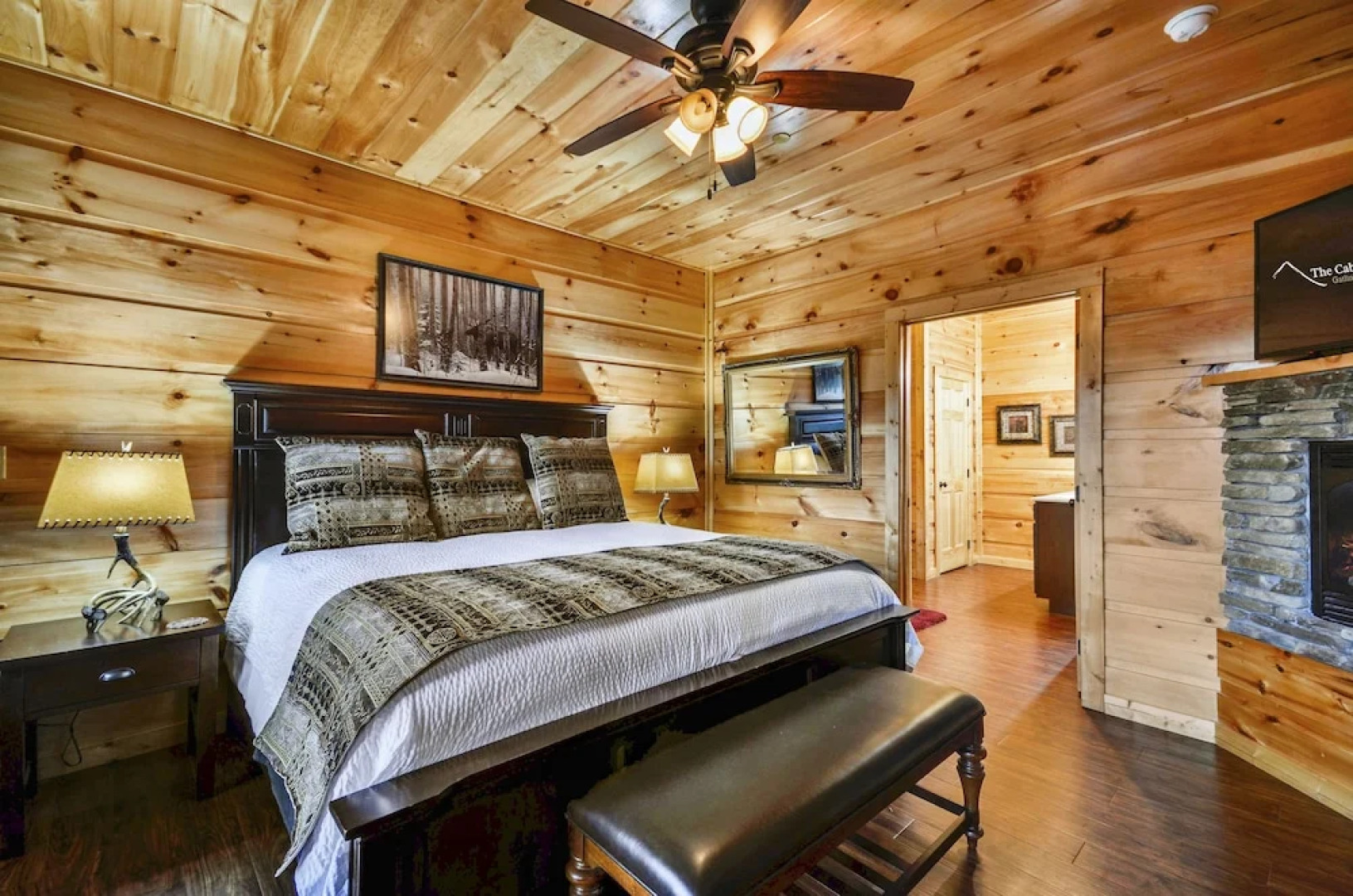 Foxwood Mansion - Fourteen Bedroom Cabin