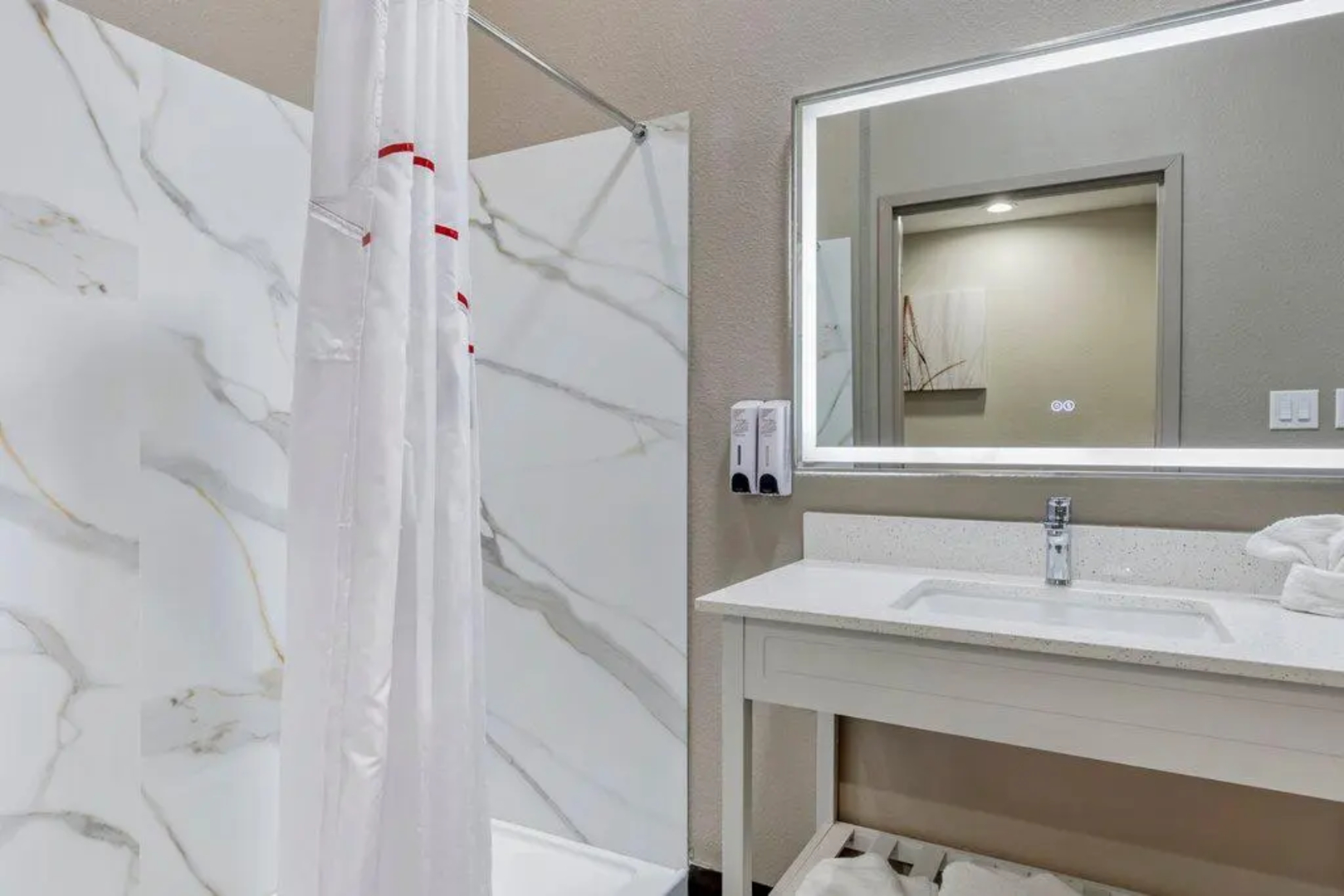 Red Roof Inn Hutchins