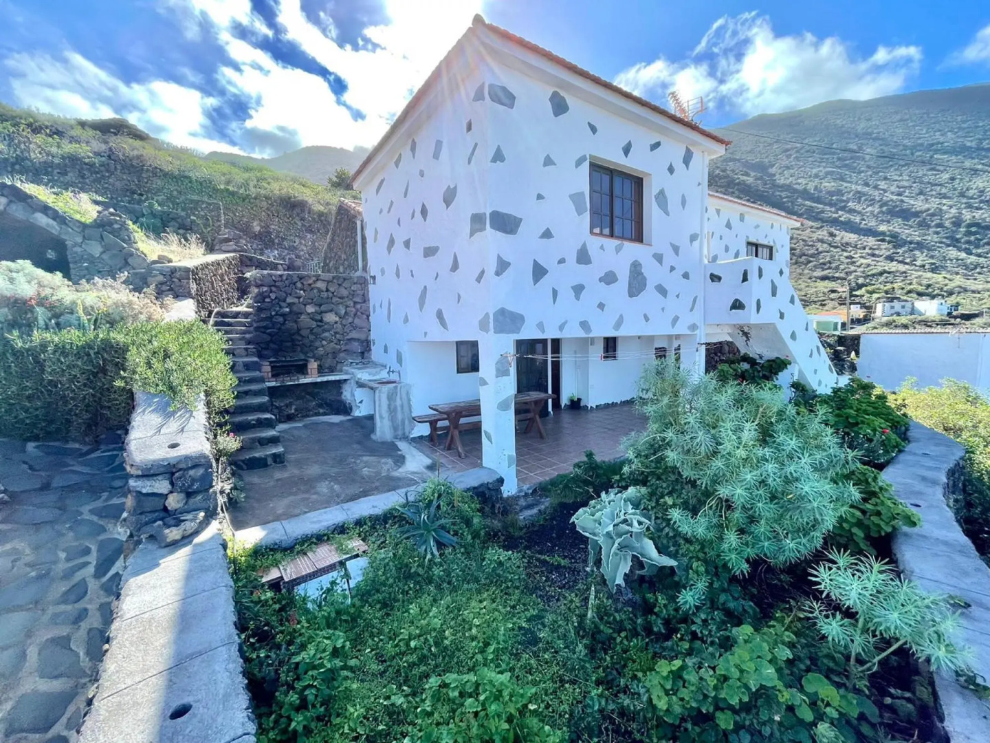 Casa rural con BBQ, Wifi y inolvidable vista a océano, El Hierro