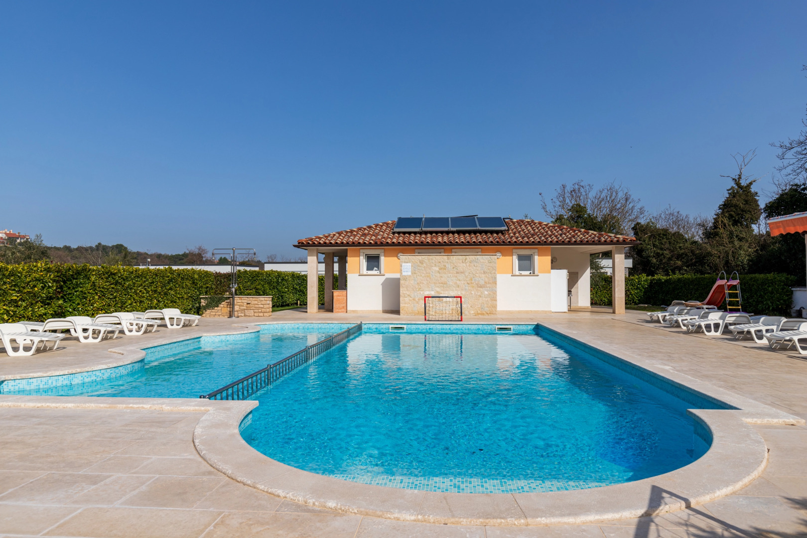 Pool Apartment Suzi 12