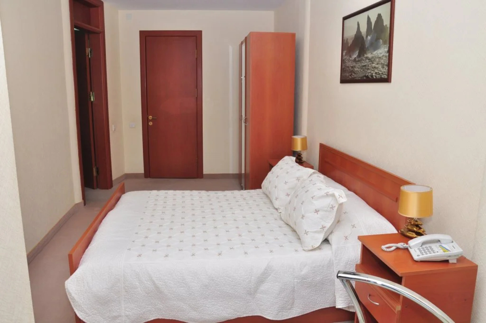 Отель «Яхт-клуб»