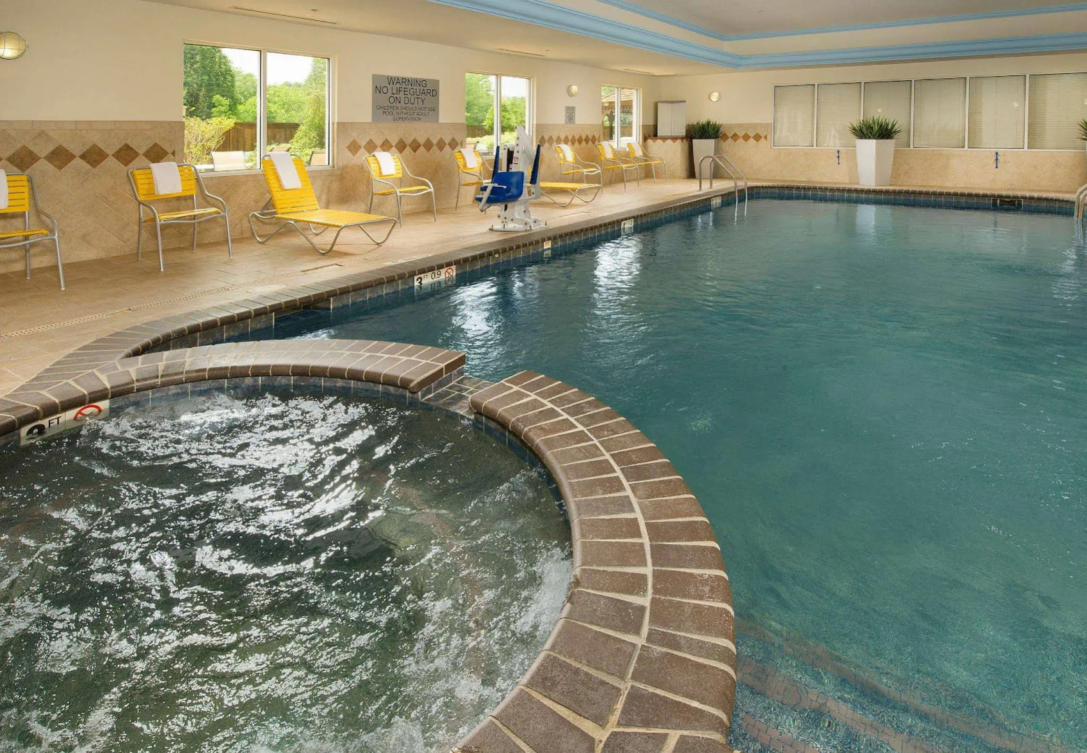 Fairfield Inn & Suites by Marriott Marshall