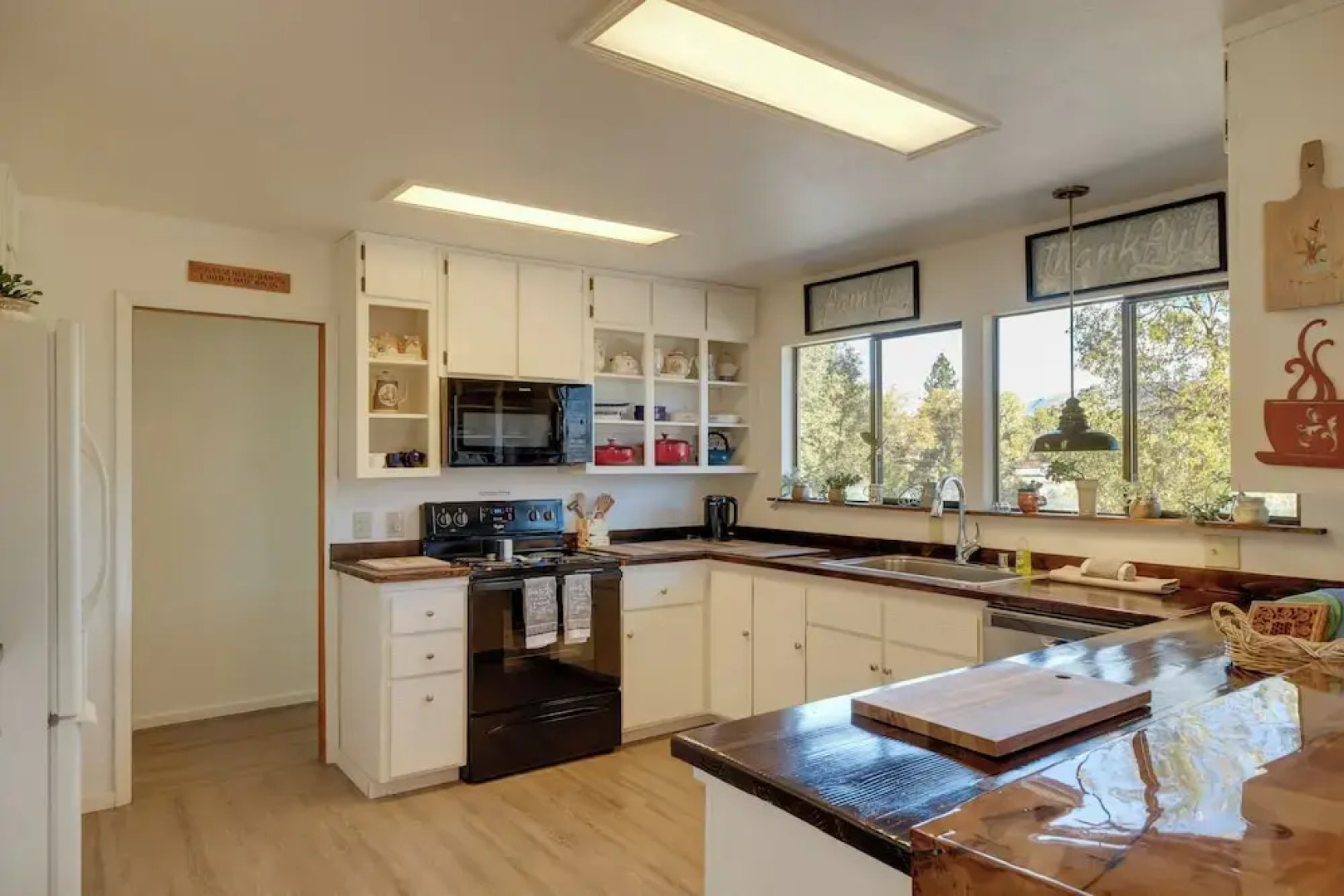 Secluded Mountain Hideaway < 8 Miles to Bass Lake!