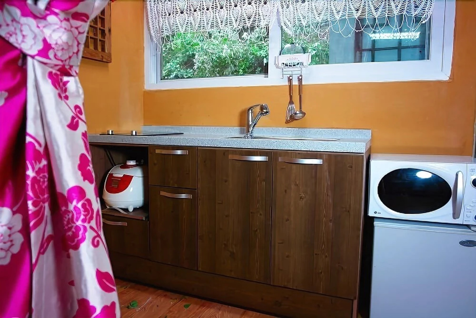 Buan Bbalgan Jibung Pension