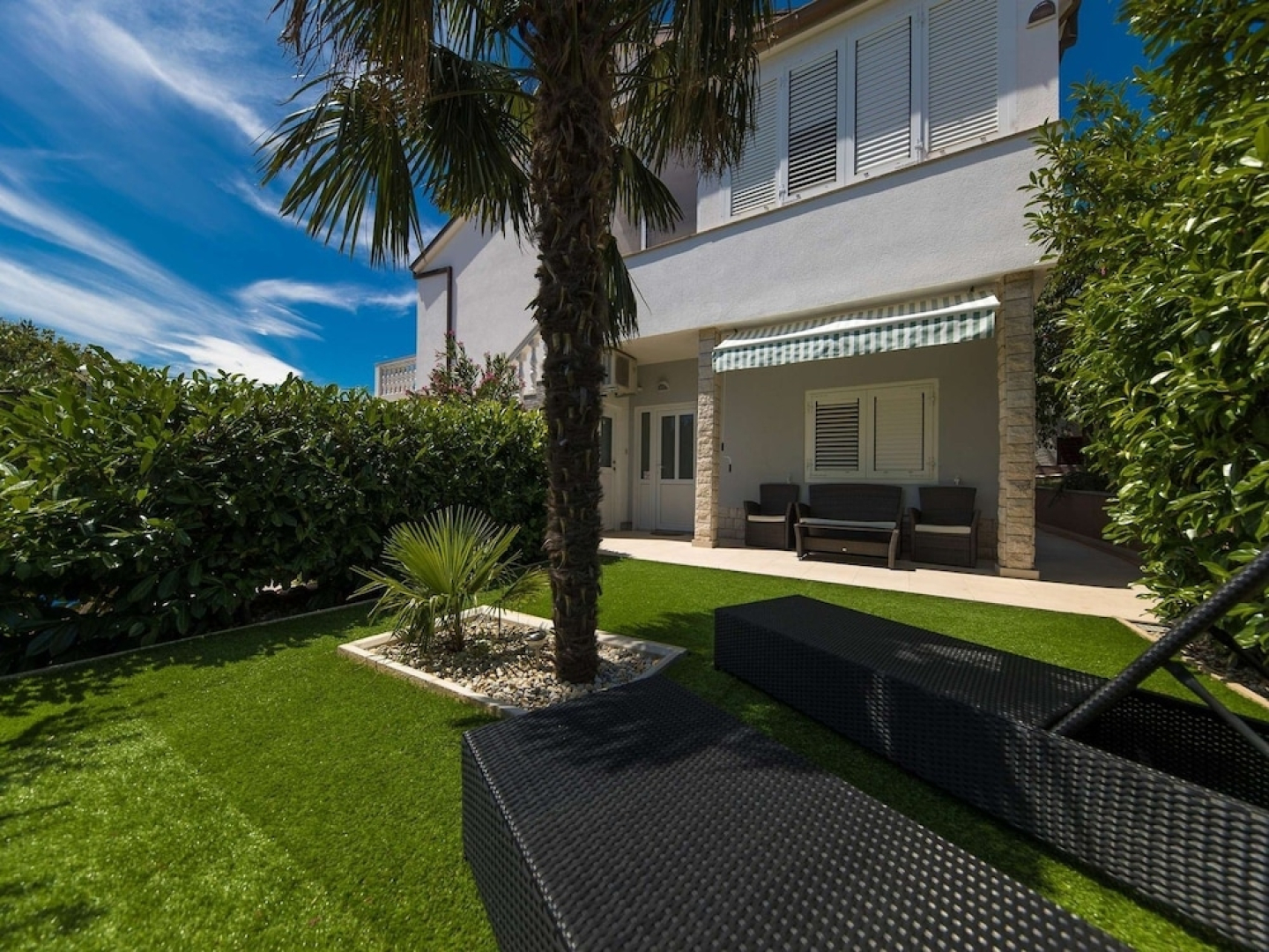 Beautiful Home With Private Pool, Roof Terrace and Summer Kitchen