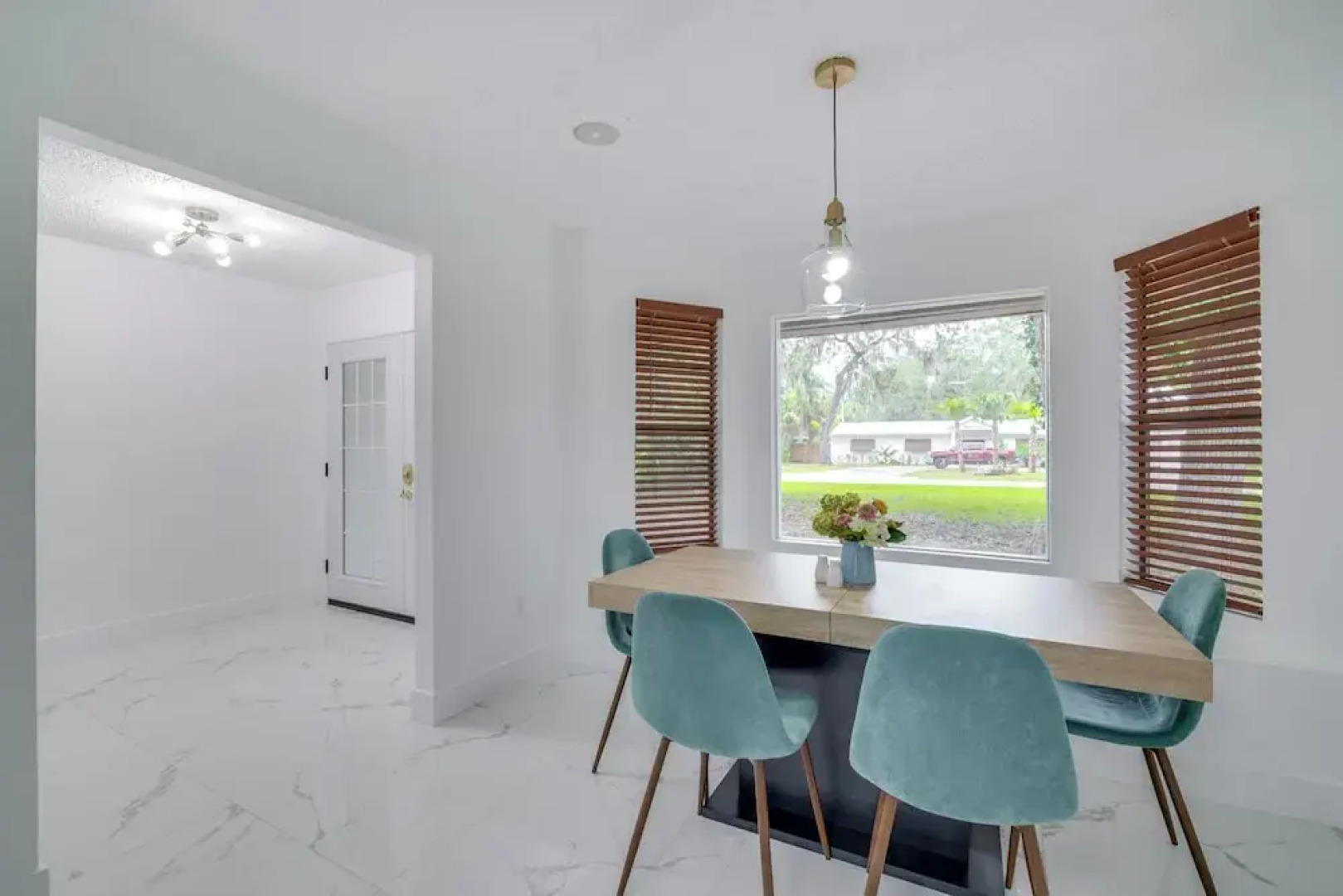 Swim, Hike & Kayak: Crystal River Retreat w/ Yard!