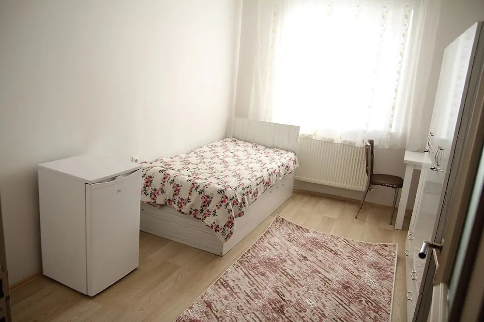 Seckin Apart - Caters to Adult Women