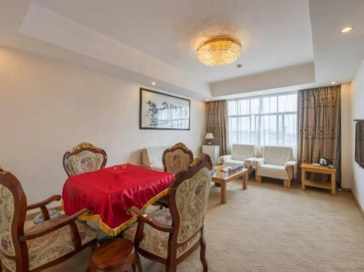 Huang Longshun Hotel