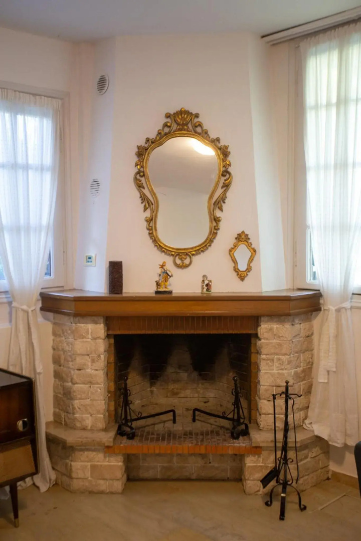 Traditional Apartment part of a Detached Villa on a luxurious Hill of Thessaloniki PANORAMA with a private garden with trees ,also available for Family and other gatherings and Kid's parties - under 13 , for less than 20 people alltogether