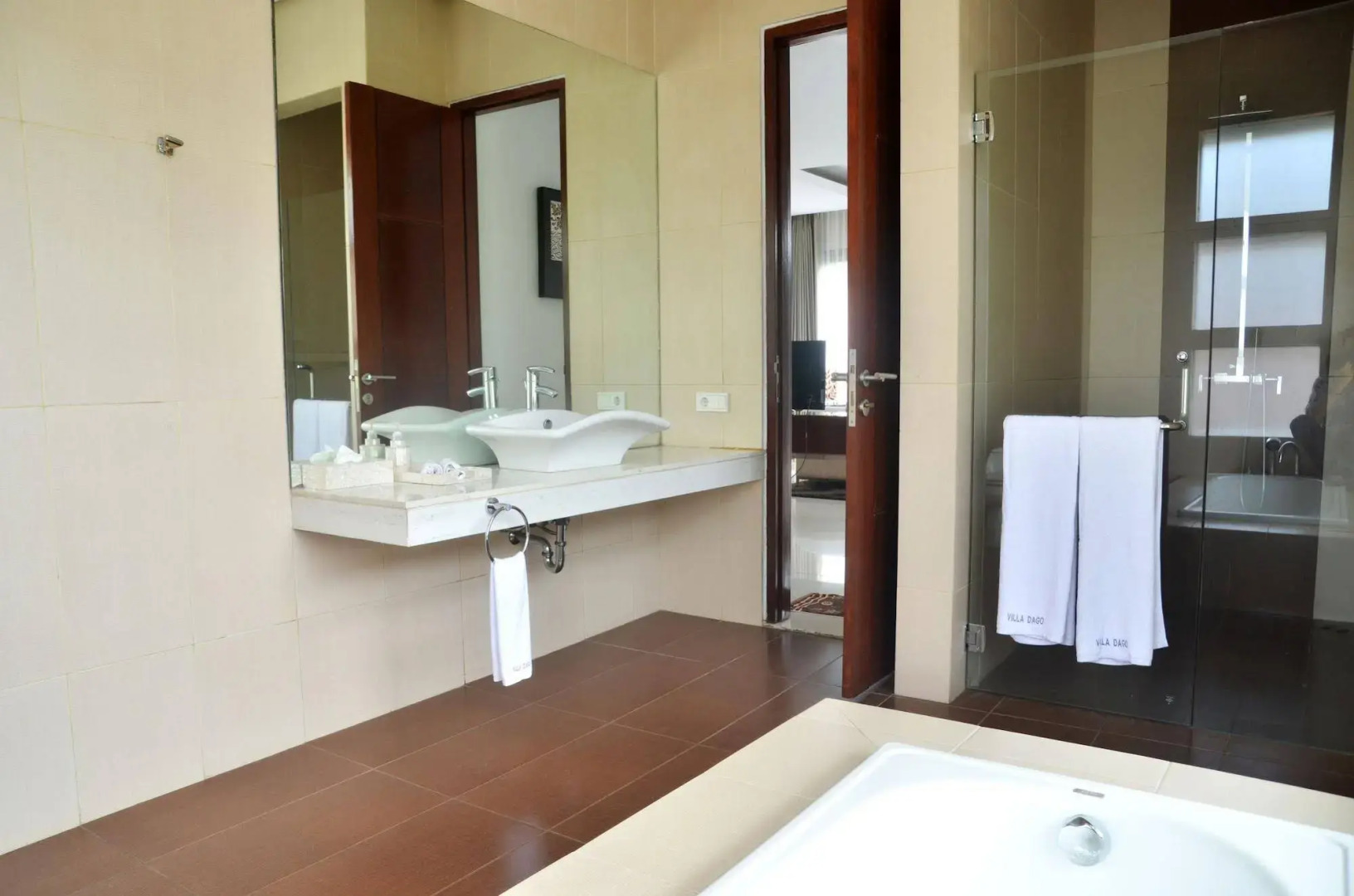 BreezeBlows City View 5BR with Pool + Familly Room