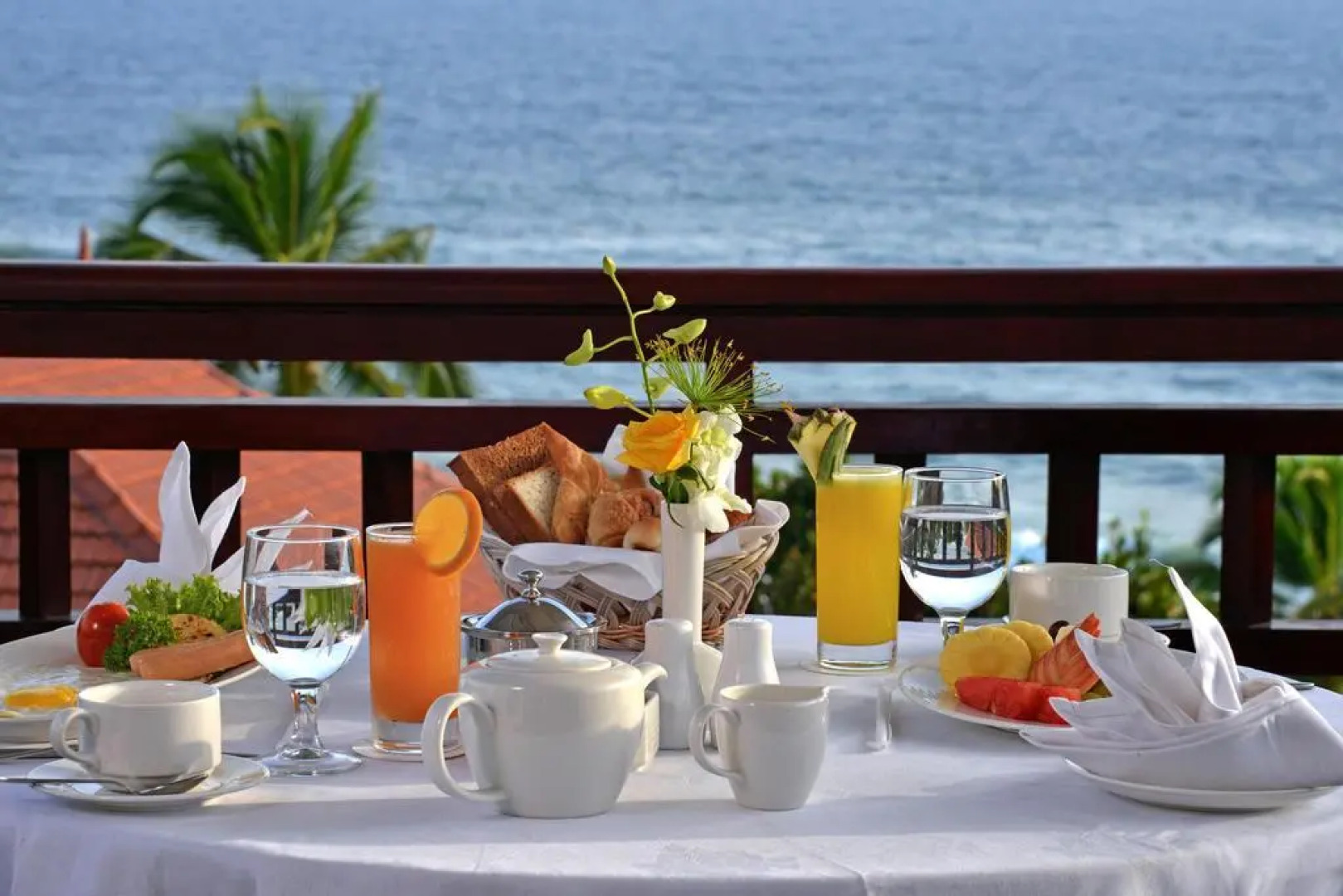 Gokulam Grand Turtle On The Beach