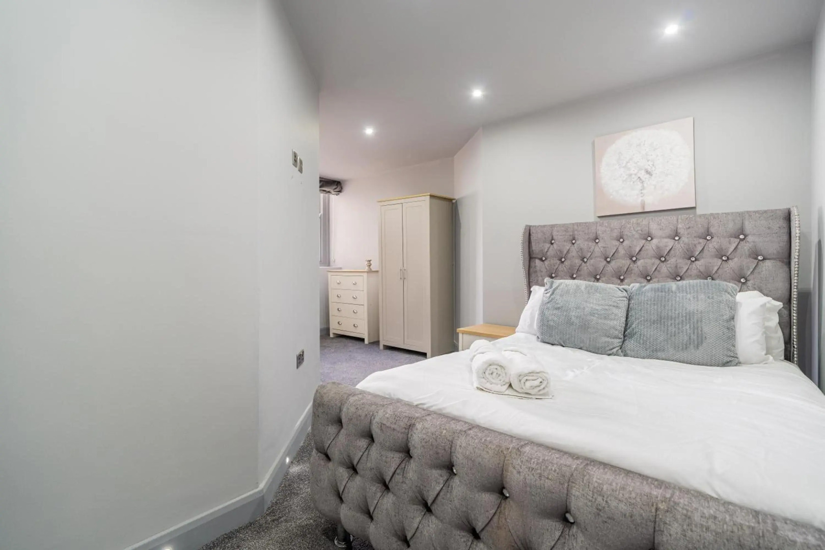 The Huddersfield Hotel