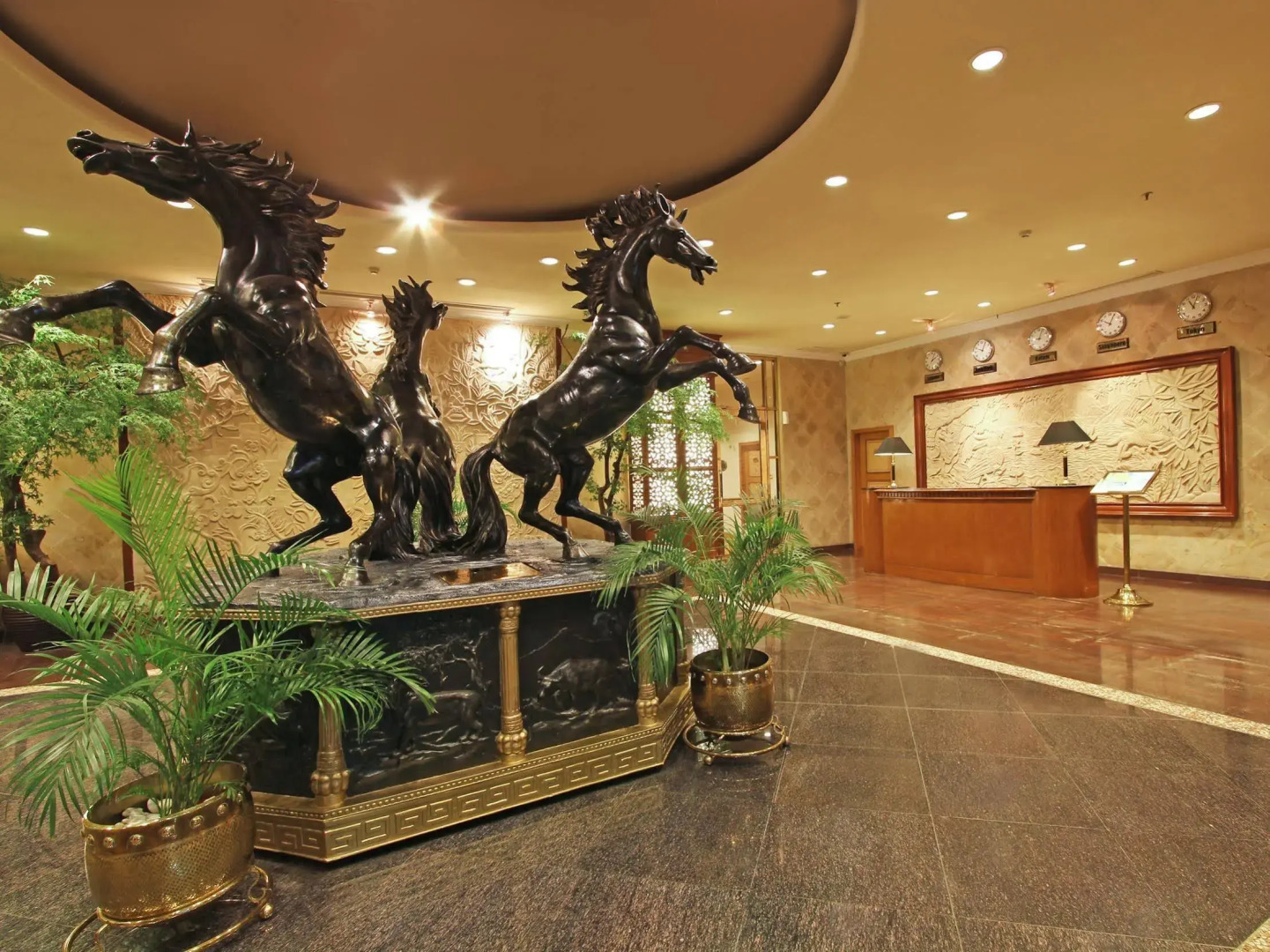 Harmoni Suites Hotel