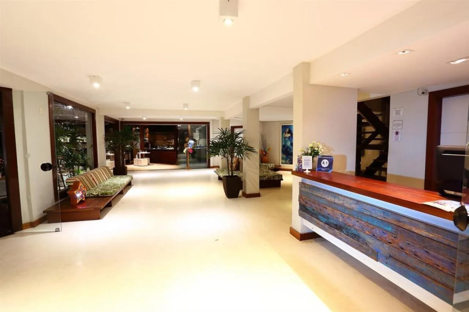 Flamingo Beach - Rede Soberano