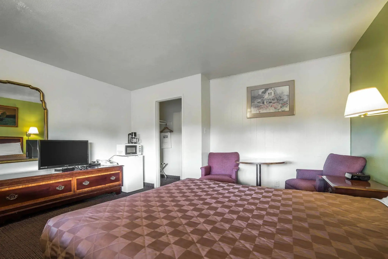 Rodeway Inn & Suites