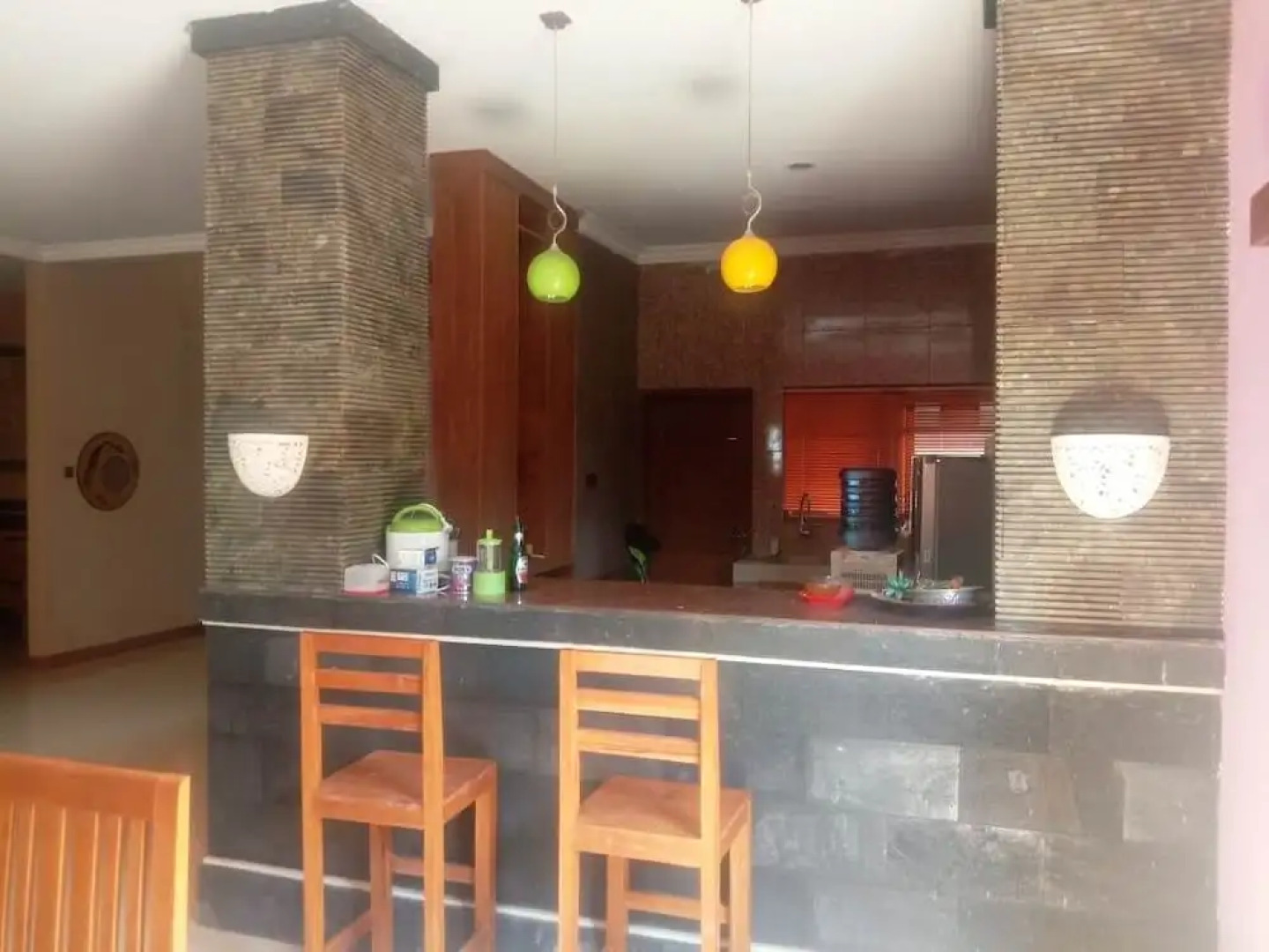 A Very Nice Cozy Family Home With 2 Floors, Fully Furnished.