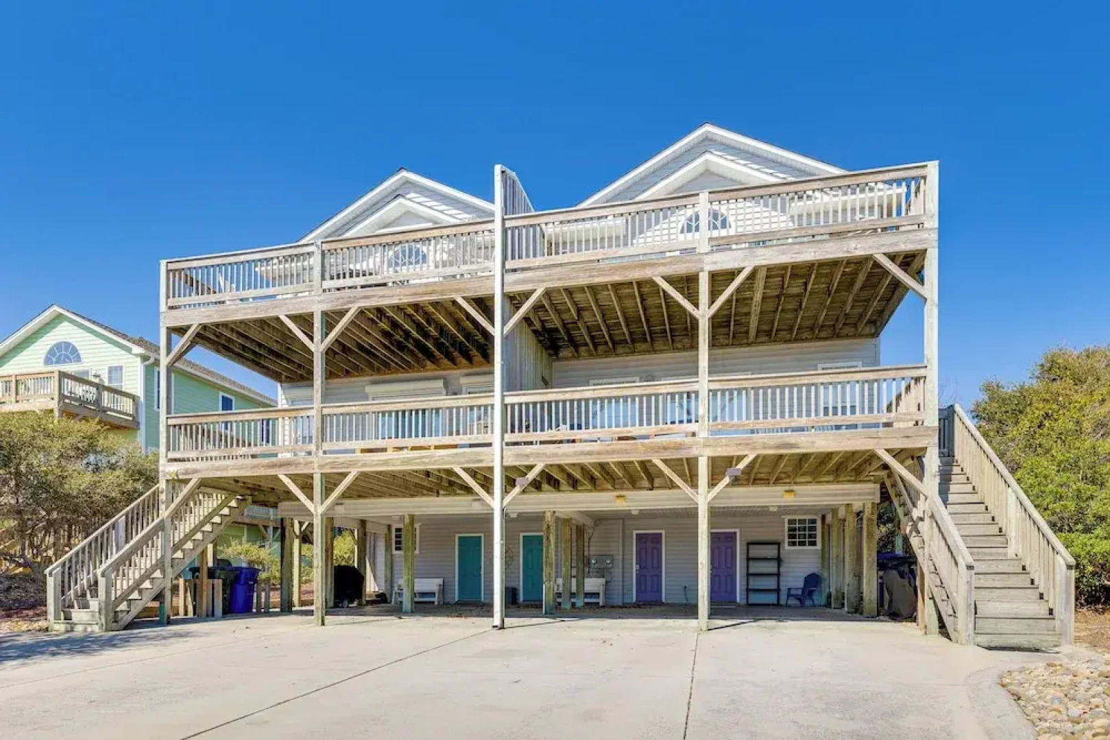 Steps to Beach: Emerald Isle Home w/ Deck!