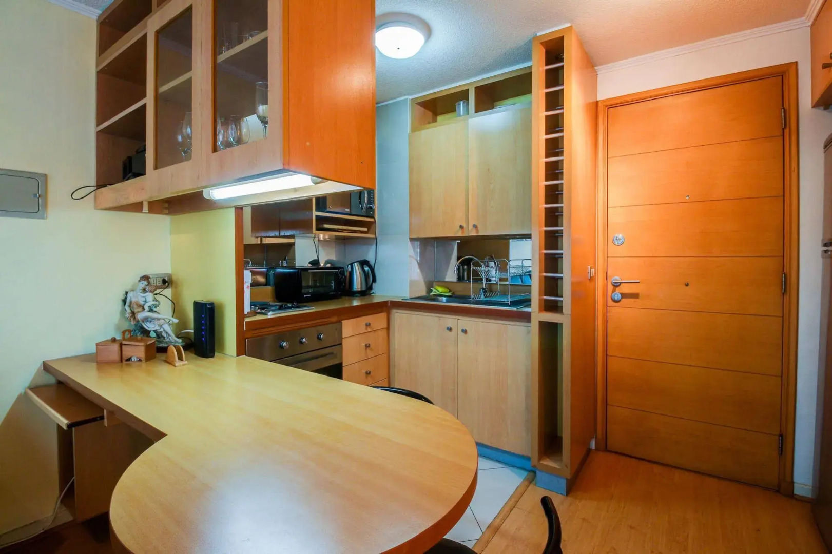 Urban Getaway Near the Sea