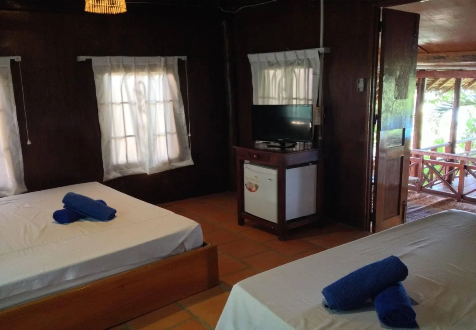 Laluna Bungalows & Restaurant