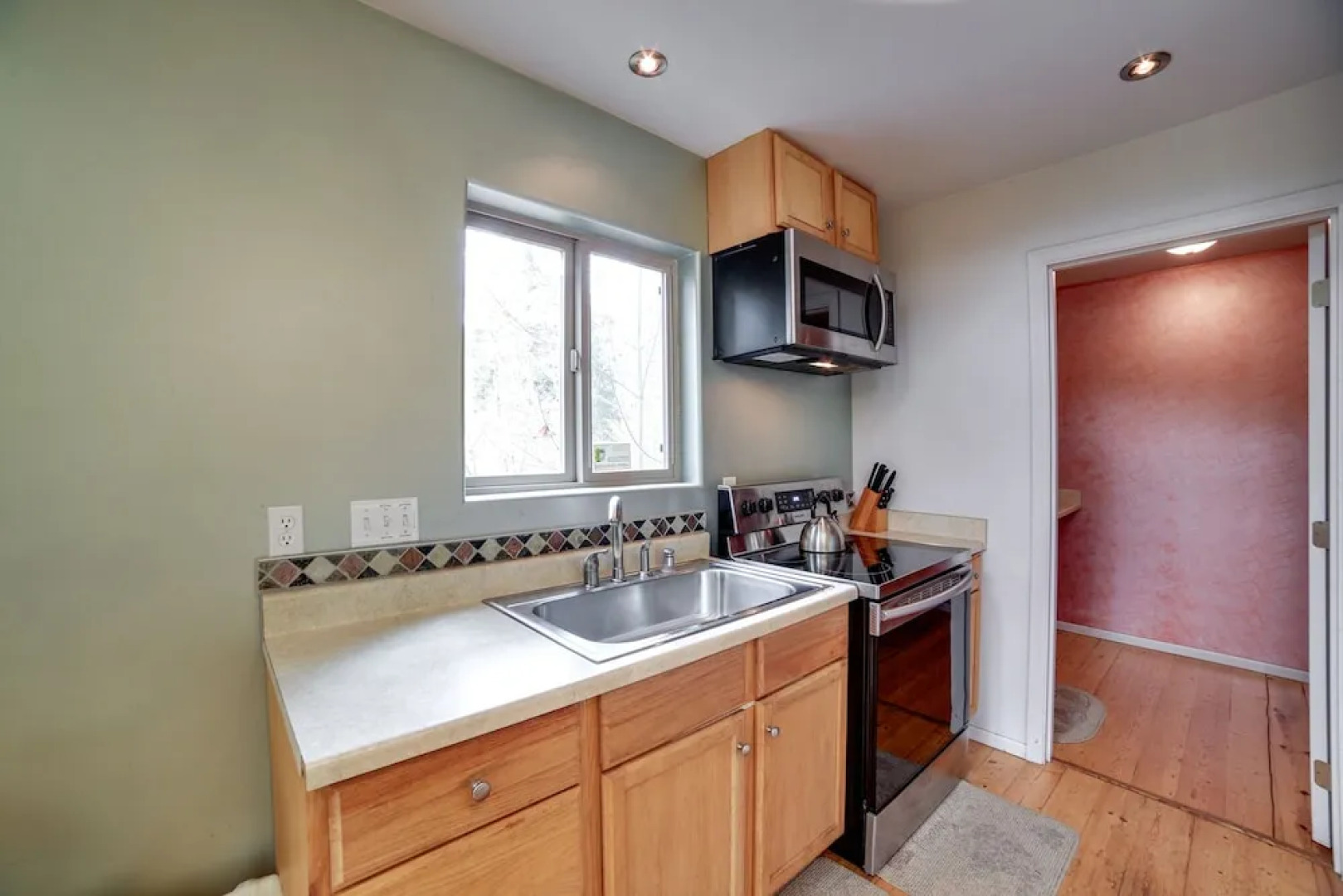 Mt. Baker Lodging Cabin 40 – Pool Table, Sleeps 11! by MBL