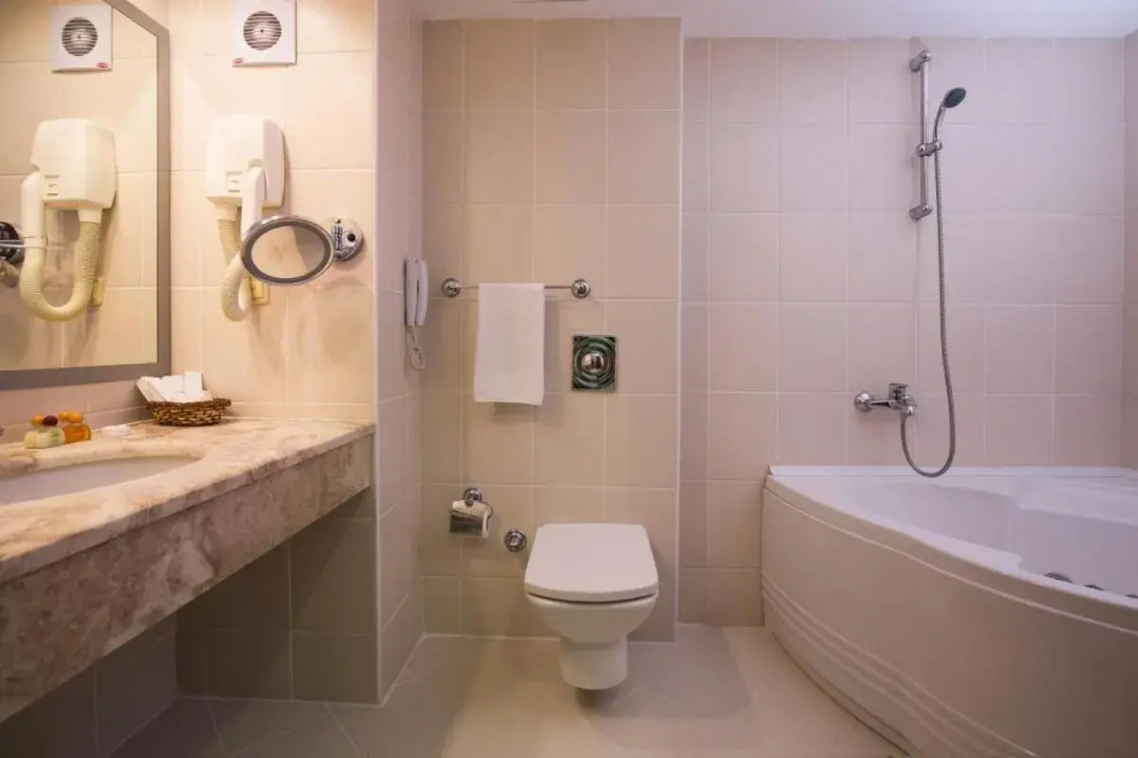 Lycus River Thermal Hotel