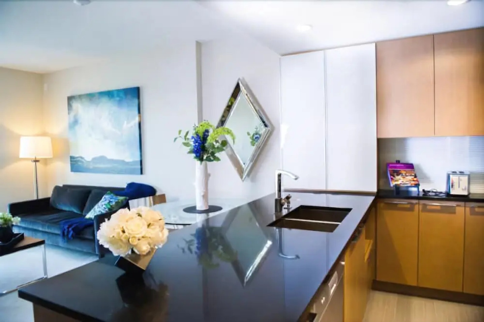 Executive Suites by Roseman - Luna