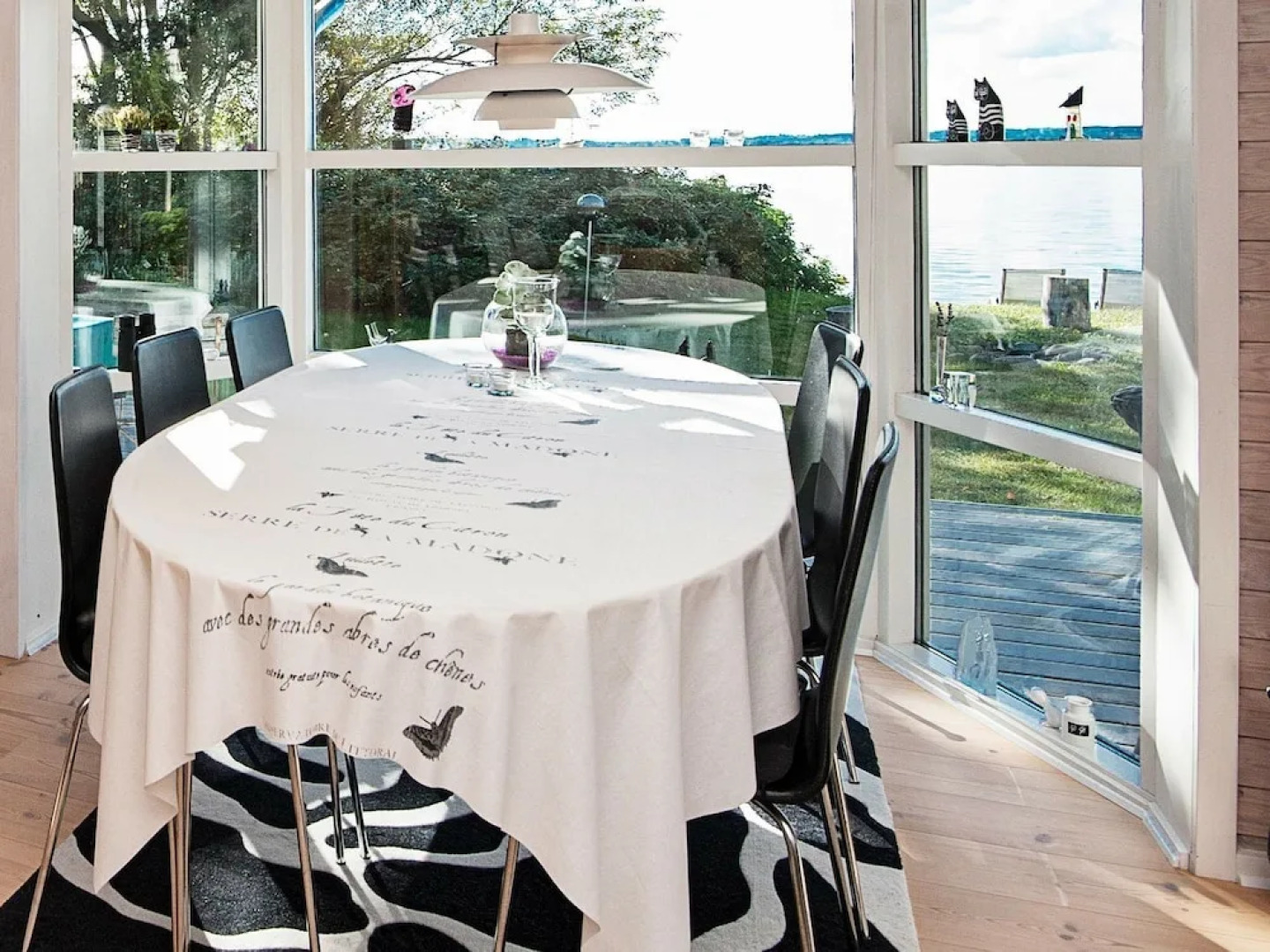 Stunning Lakeside Holiday Home in Skanderborg