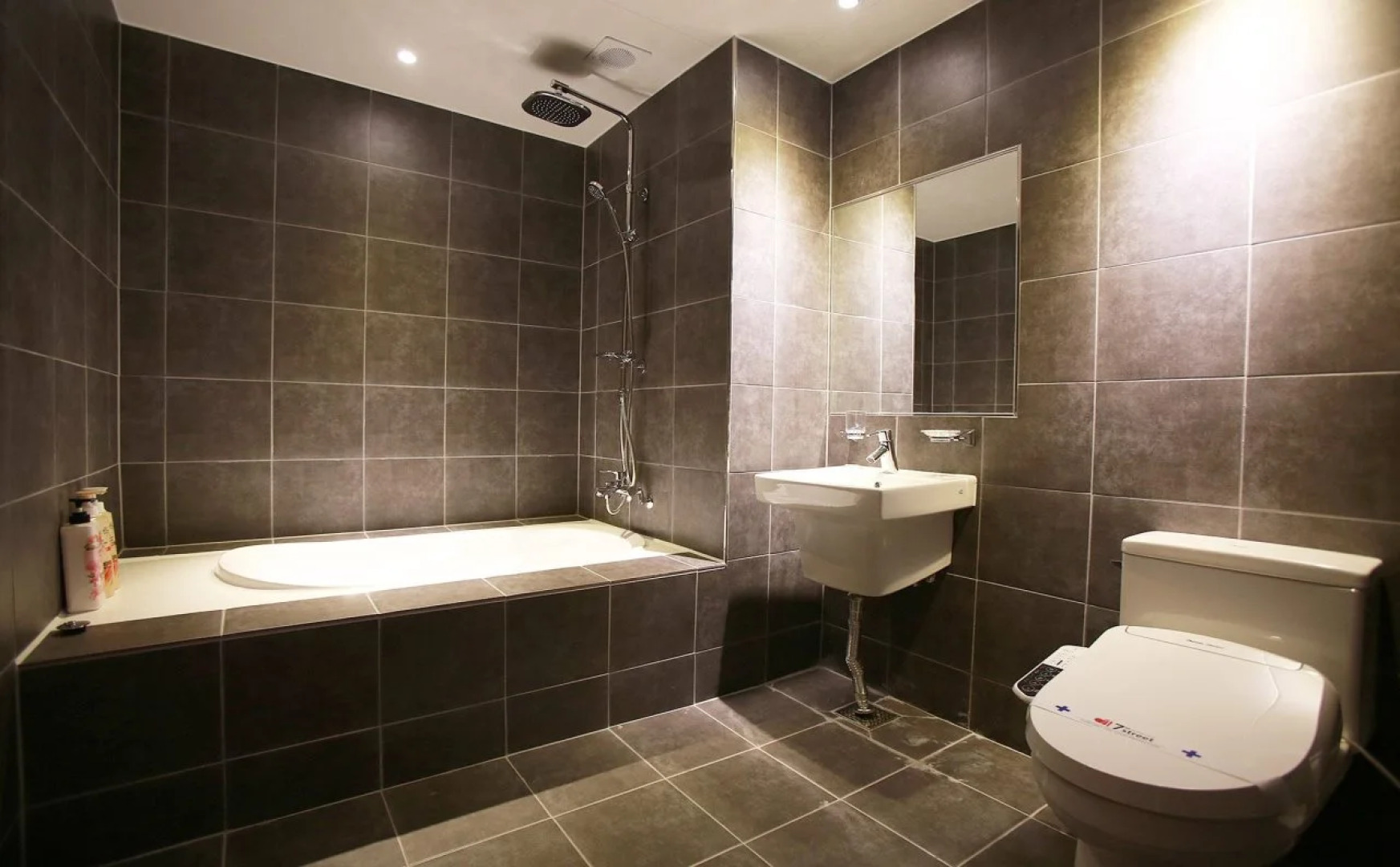 7th Street THE PLAY Hotel