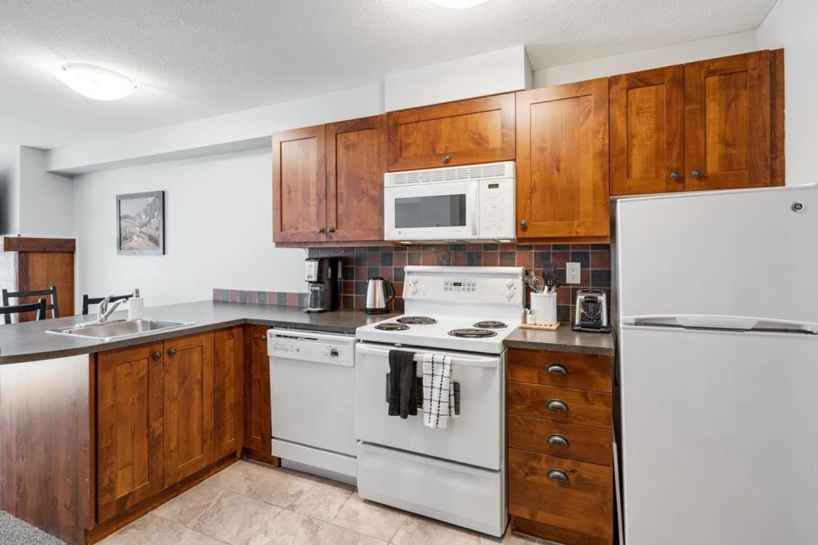 LARGE Studio | Ski In/Out | Pool & Hot Tubs | Central Upper Village Location