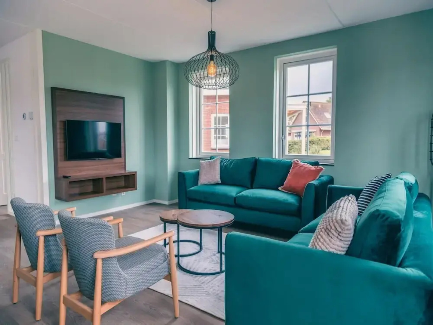 Sustainable Water Villa With Dishwasher, by a Lake