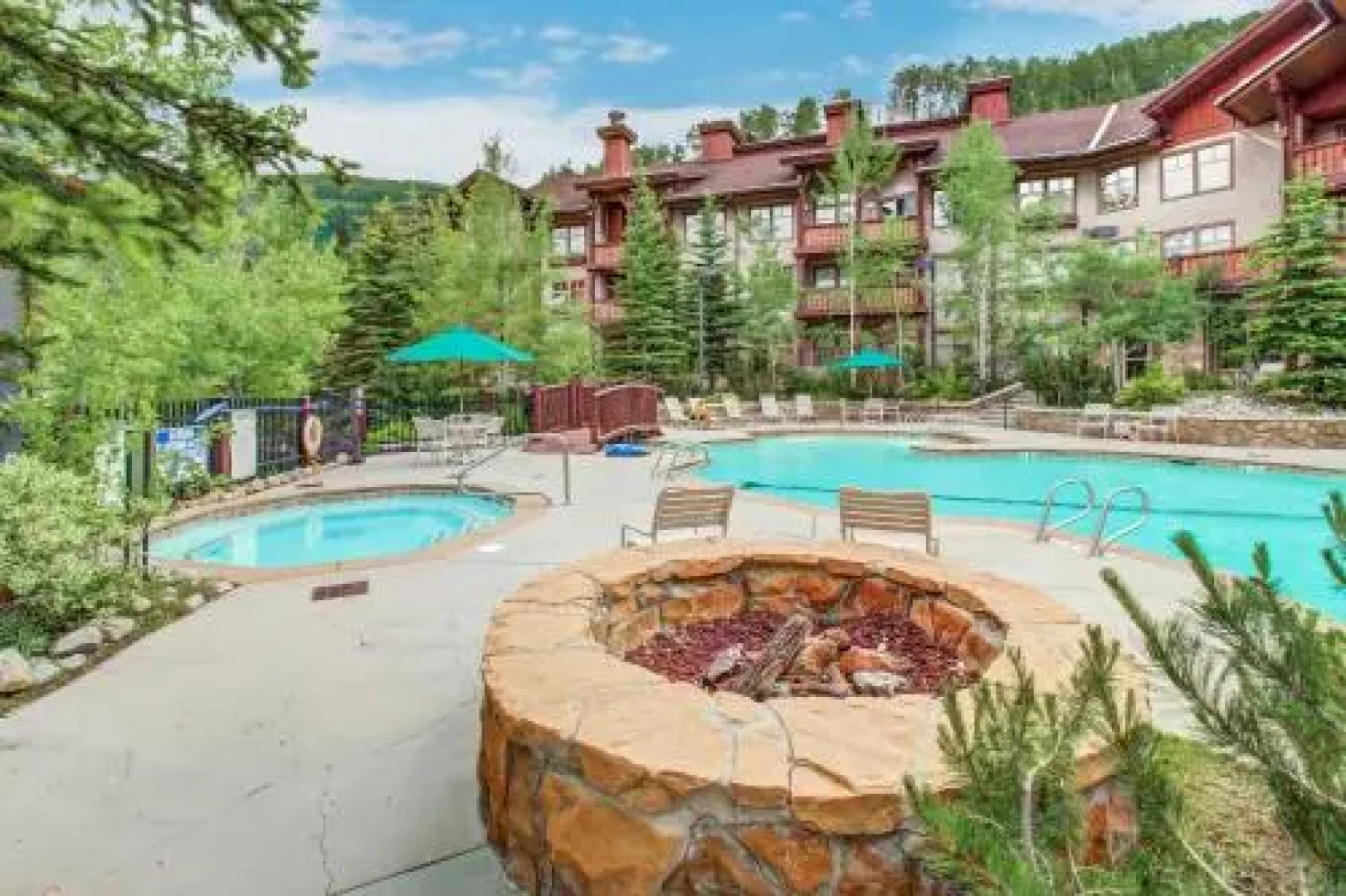 Eagle Springs East 206: White Fir Suite
