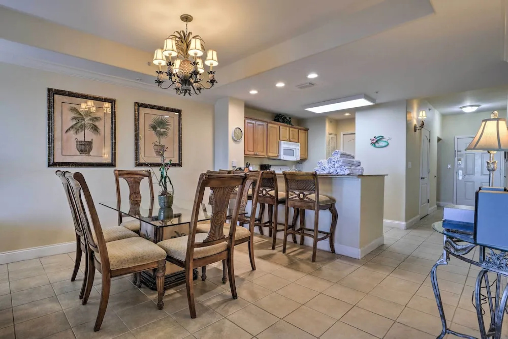 1 Mi to Disney: Lakefront Condo w/ Pool Access!