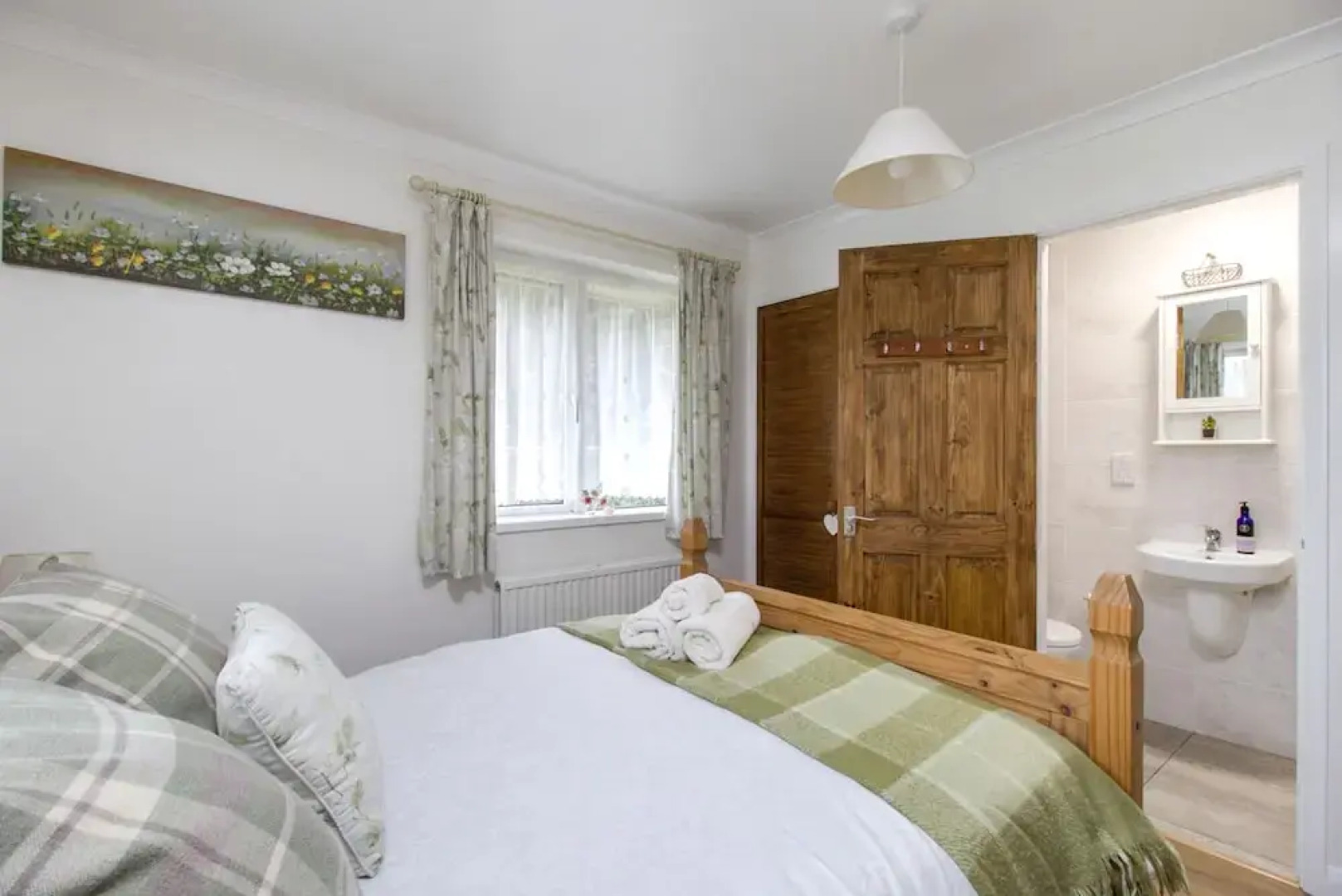 Queen Bower Farm Lodge