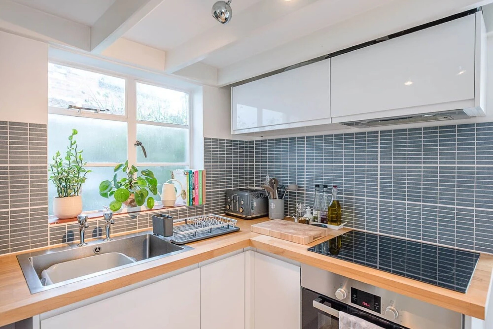 16 Cumberland Street, Woodbridge