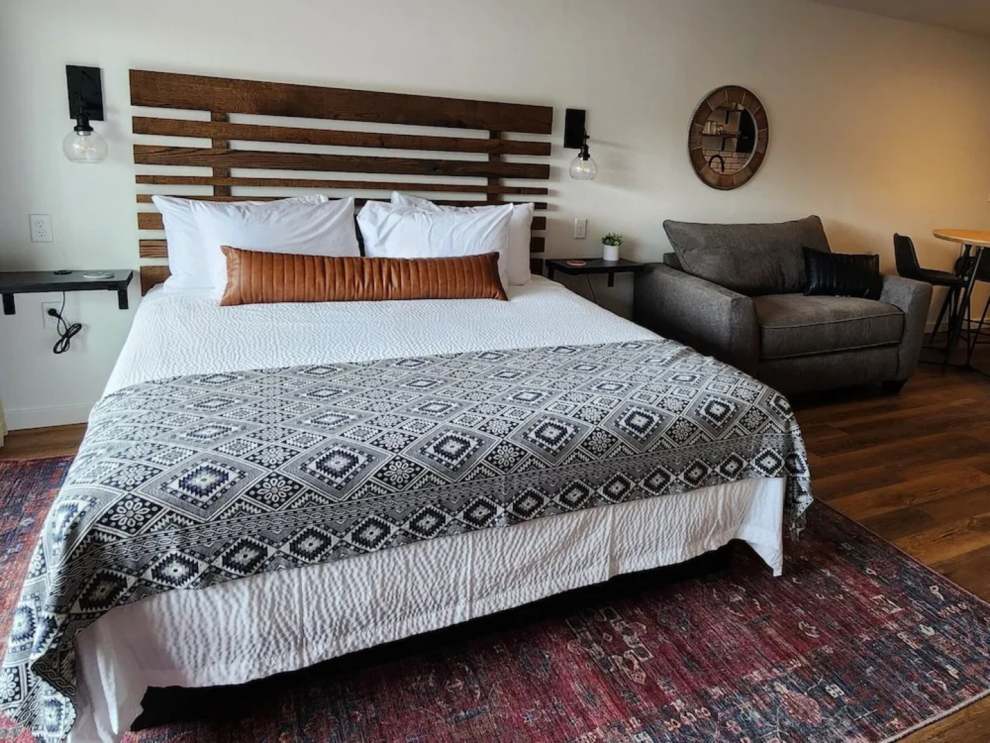 The Lakehouse Inn at Sledd Creek