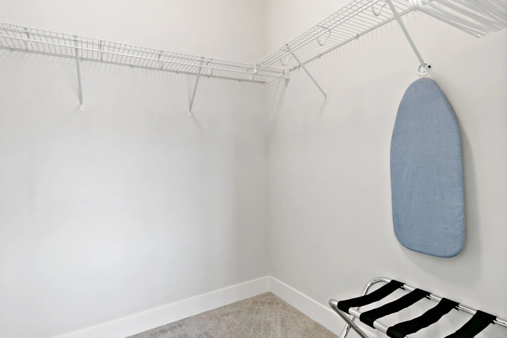 Modern Living 1BR in Warrenville