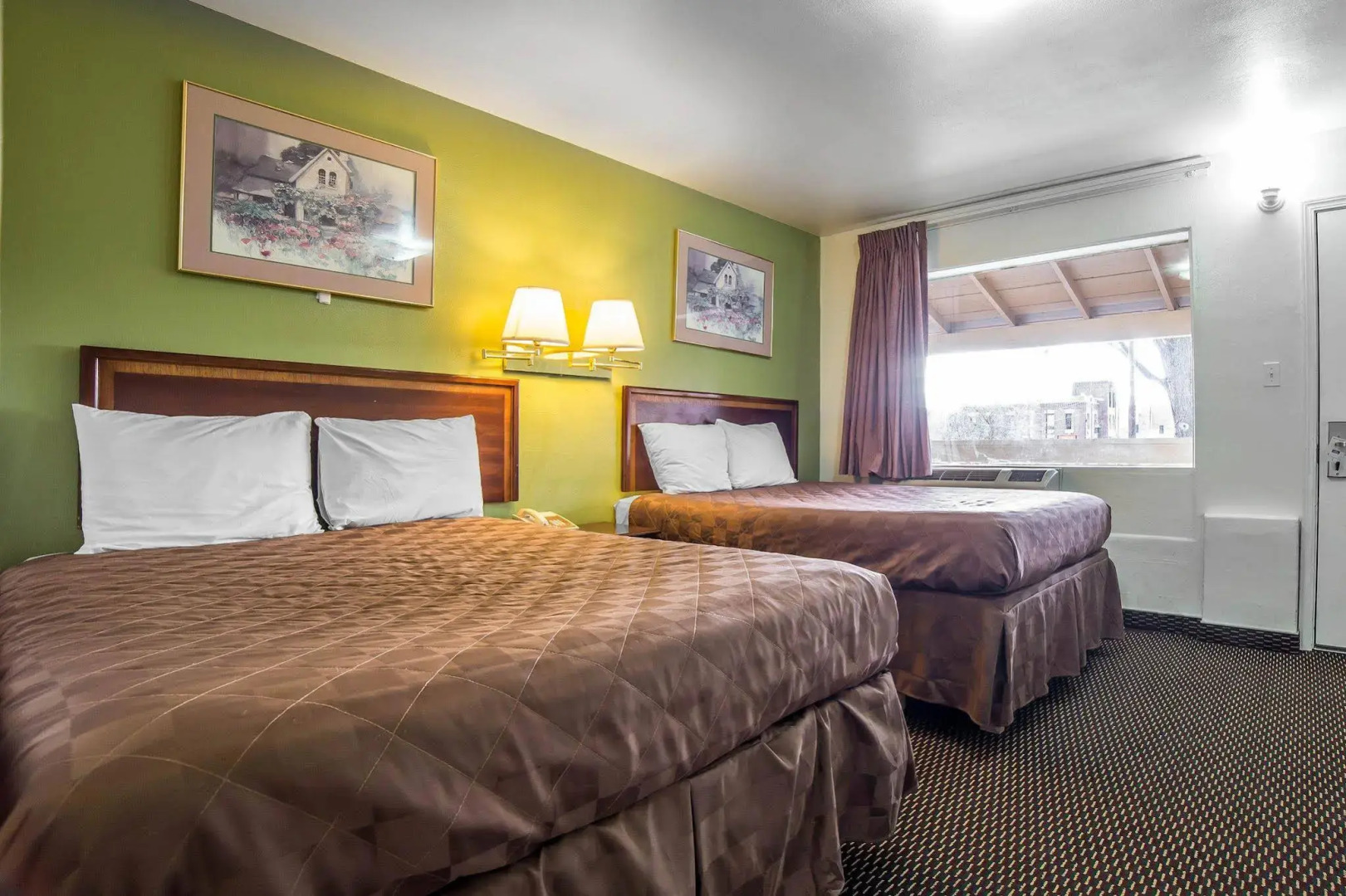 Rodeway Inn & Suites