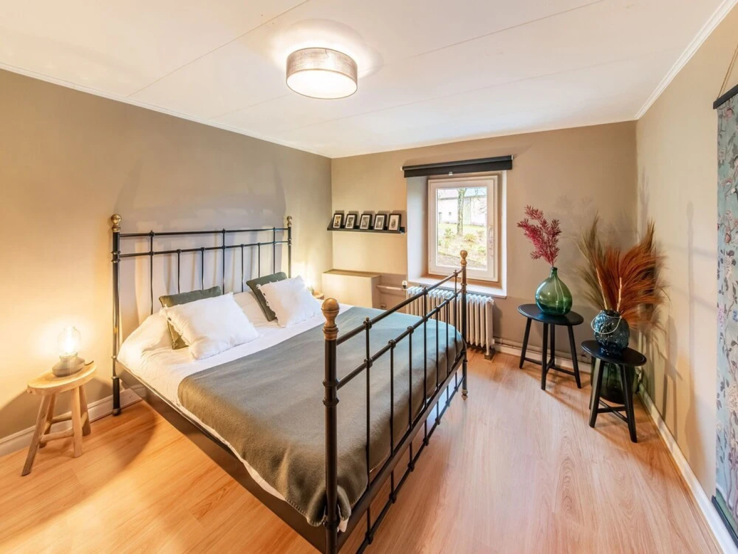 Beautiful Group House With Large Garden