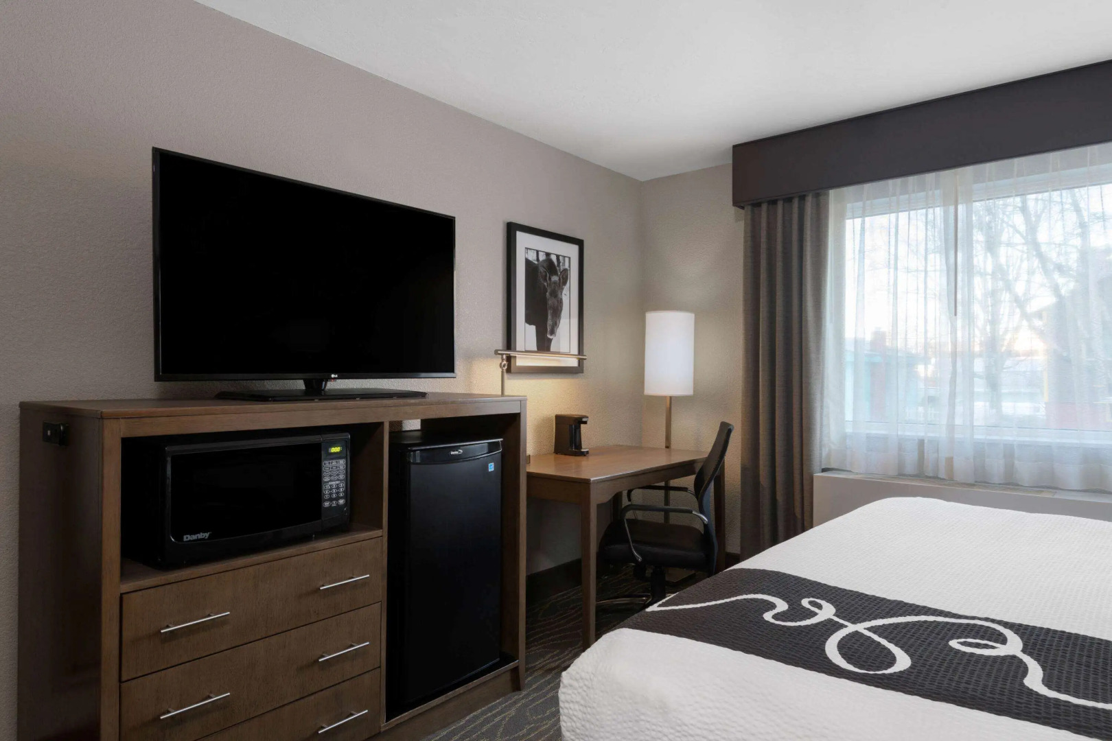 La Quinta Inn & Suites by Wyndham Anchorage Airport