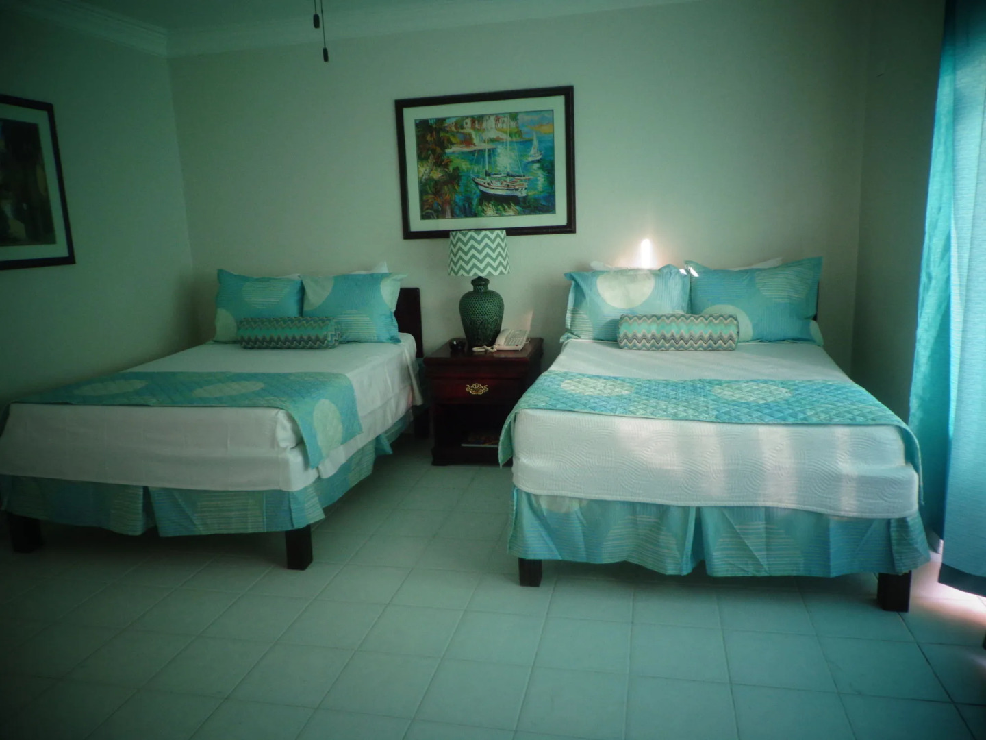 The Colony Club Inn & Suites