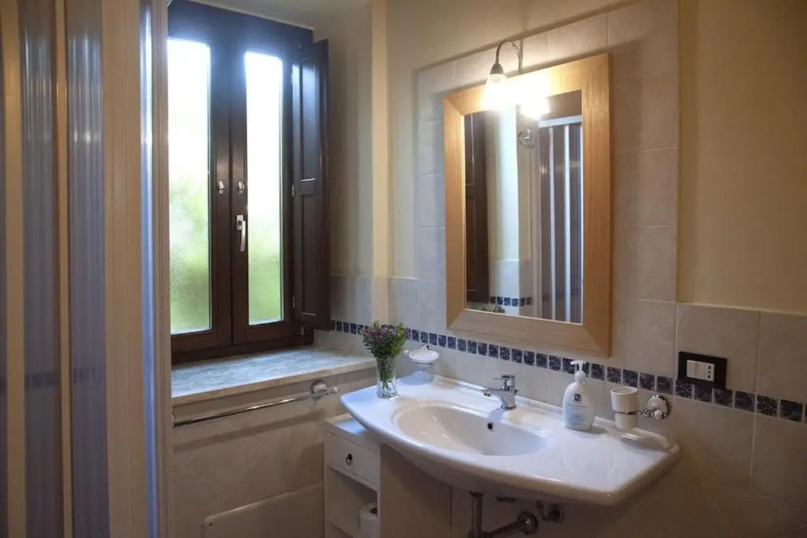 Ville dell'Eden con 9 camere da letto in 6 unità abitative