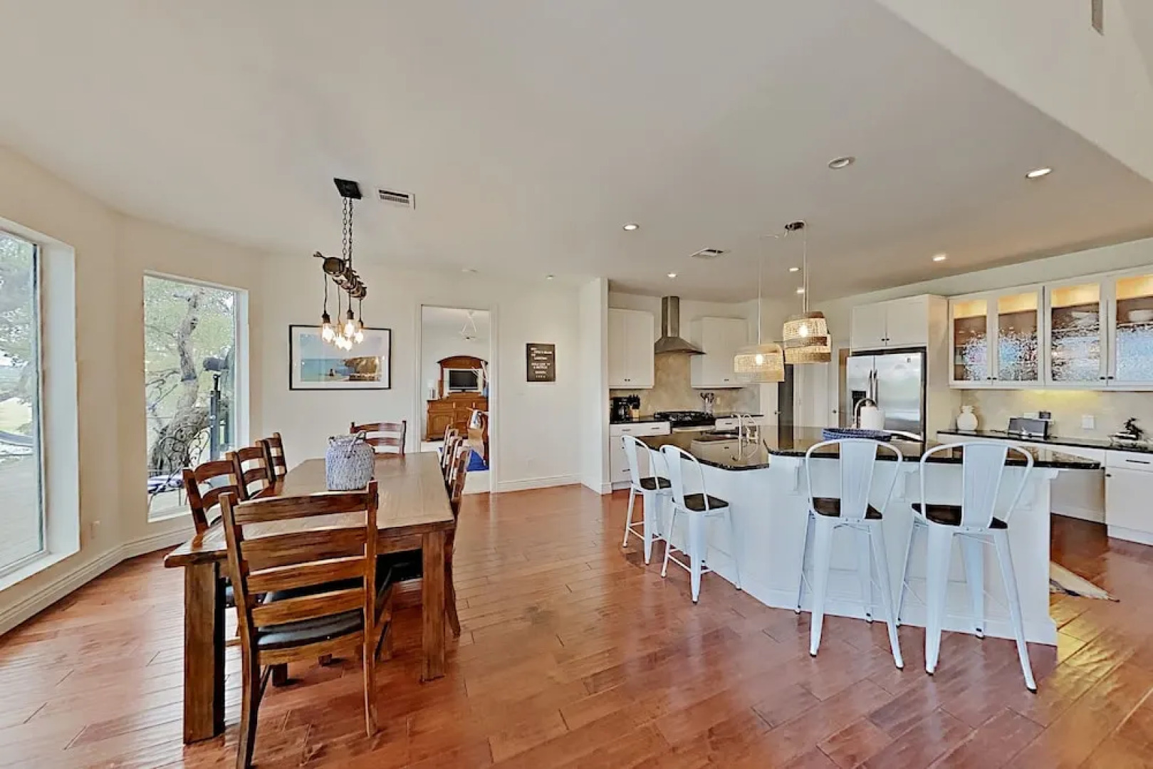 4BR 3BA Spicewood House with Impressive Views by RedAwning