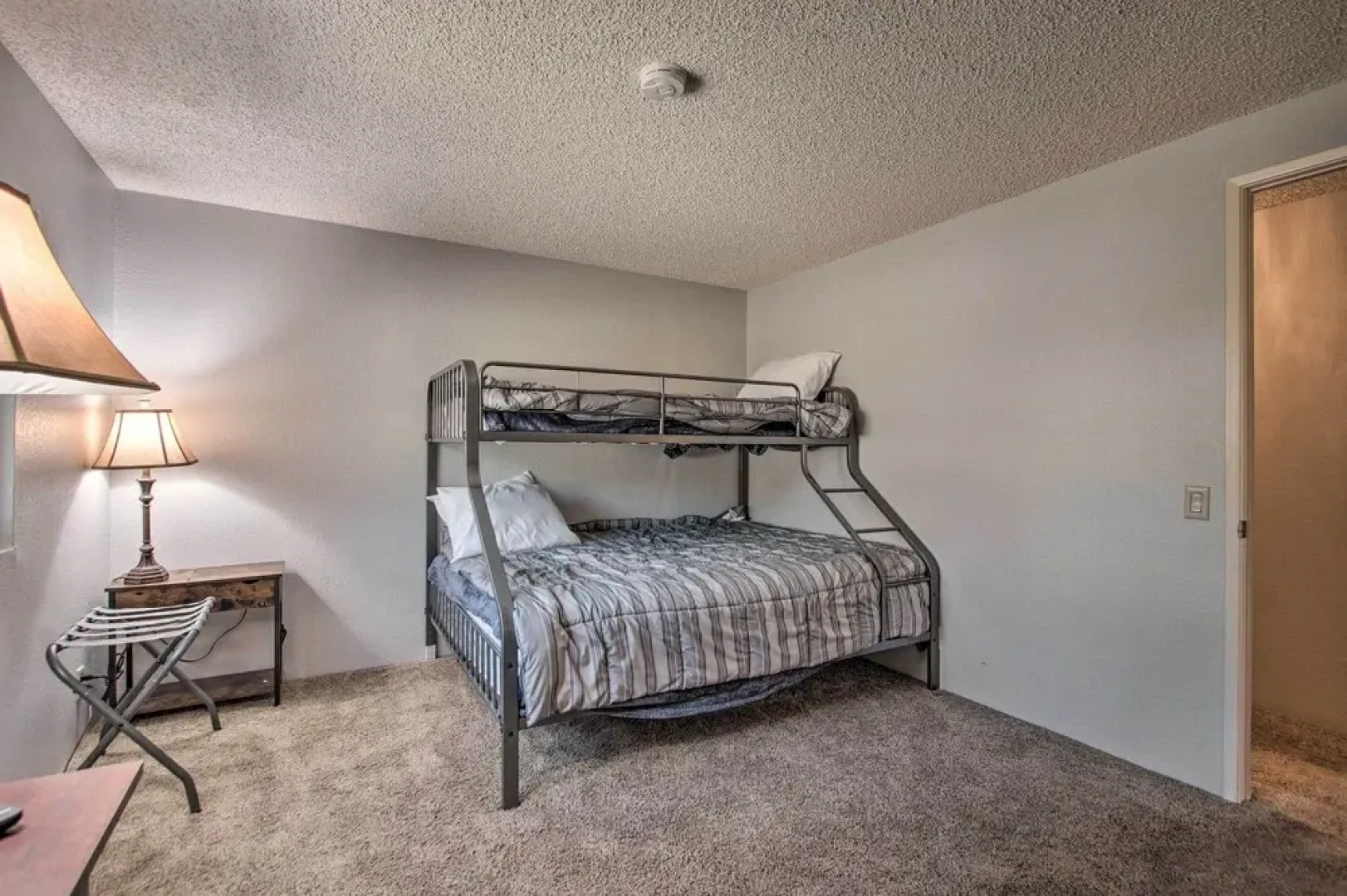 Family-friendly Home ~ 1 Mi to Kern River!