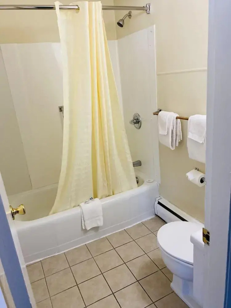 Travelodge by Wyndham Lincoln Near White Mountain